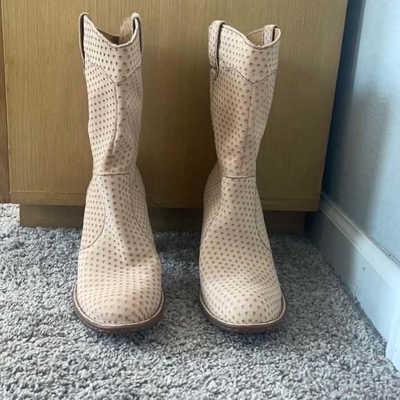 BORN Genevieve Suede Western Boots size 9 1/2 - Picture 3 of 15